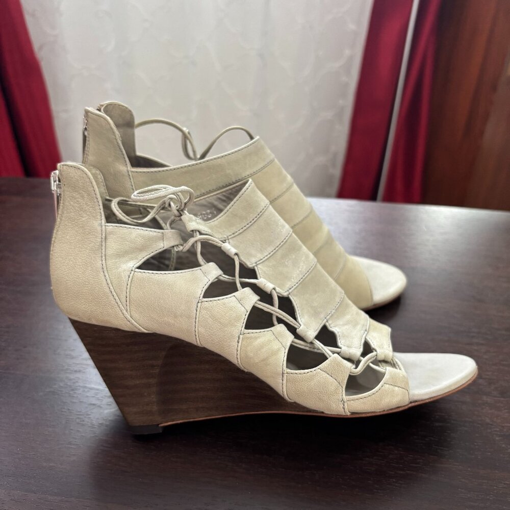 Latitude Femme Deco Nero Italian Wedge Heel (size EU40)